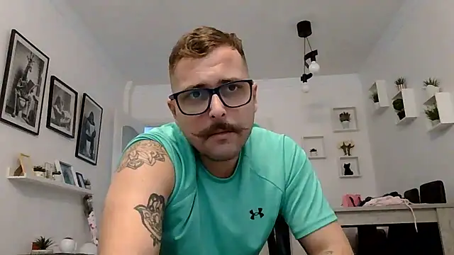 yanick931 online show from May 13, 1:40 pm