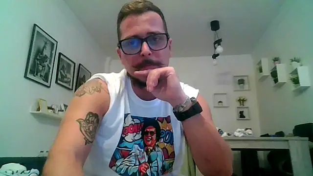 yanick931 online show from April 11, 10:35 pm