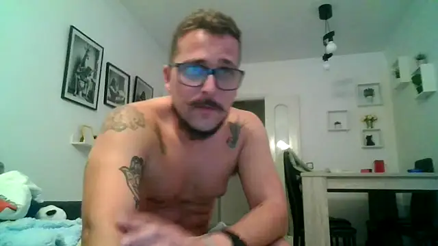 yanick931 online show from April 10, 11:56 pm