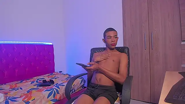 Snapshot of timmy_tur11 chatting on March 13, 5:12 am timmy tur11 online show from March 13, 5:12 am