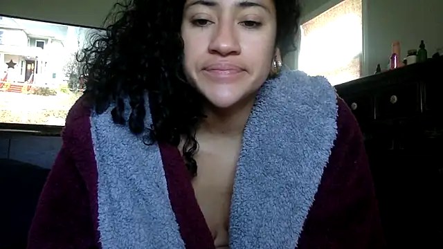 Snapshot of LatinaLoka chatting on March 29, 3:46 pm LatinaLoka online show from March 29, 3:46 pm