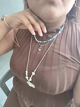 blurosa online show from April 14, 3:06 pm