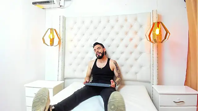 JEAN LEWIS2 online show from April 17, 7:38 pm