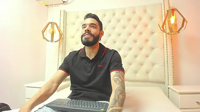 JEAN LEWIS2 online show from April 21, 7:31 pm