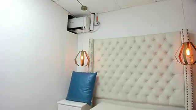 JEAN LEWIS2 online show from April 14, 7:19 pm