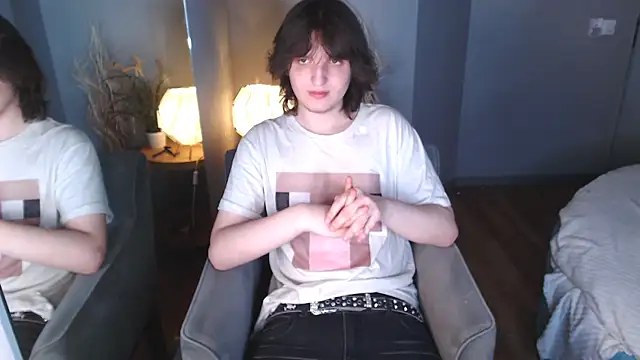 delalex online show from June 8, 3:56 pm