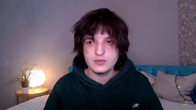 delalex online show from April 17, 6:33 pm