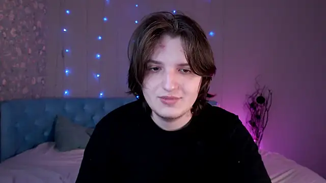 delalex online show from March 19, 8:42 pm