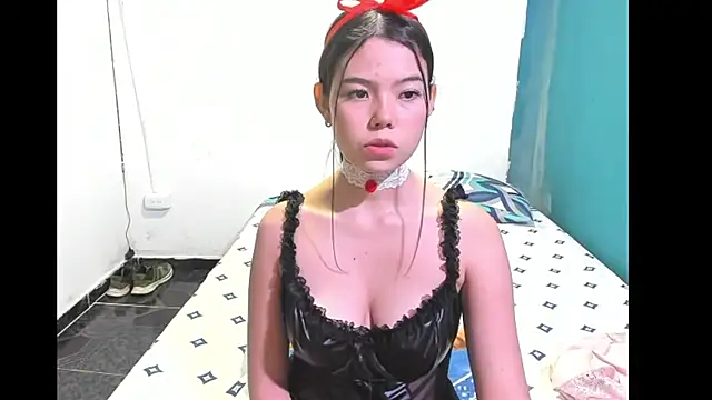 Draculaura X online show from July 5, 2:05 am