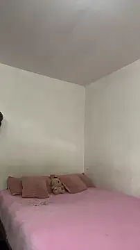 sylphiee  online show from April 9, 5:08 pm