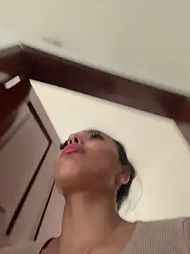 sylphiee  online show from March 24, 6:41 pm