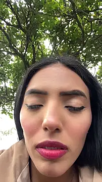 sylphiee  online show from April 11, 7:28 pm