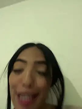 sylphiee  online show from March 11, 4:50 am