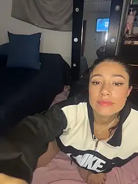 Snapshot of hannnaa chatting on March 13, 1:21 am hannnaa online show from March 13, 1:21 am