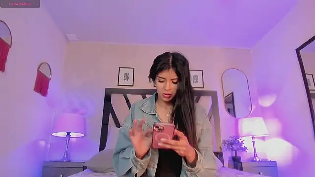 Violettaa Stone online show from April 1, 3:52 am