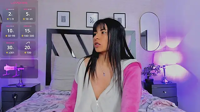 Violettaa Stone online show from April 24, 5:09 am