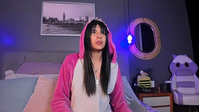 Violettaa Stone online show from April 13, 11:58 am