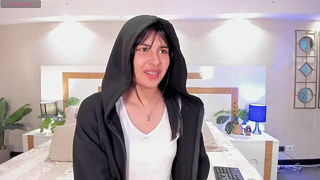 Violettaa Stone online show from June 23, 3:04 am