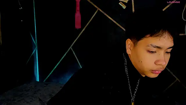 Snapshot of Lee_Colee chatting on May 6, 3:43 am Lee Colee online show from May 6, 3:43 am