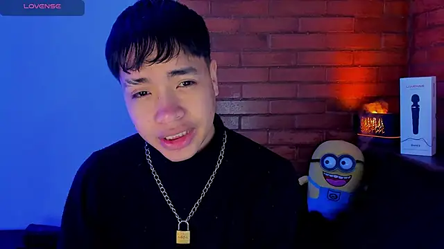 Lee Colee online show from April 18, 12:40 pm