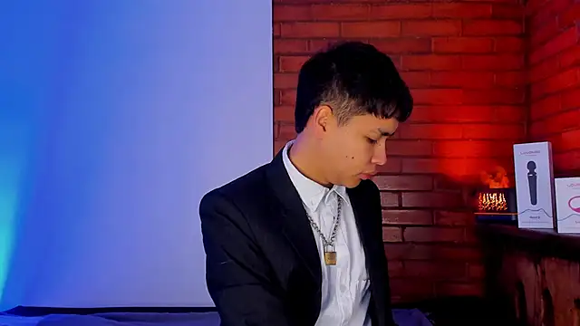 Lee Colee online show from April 7, 11:28 pm