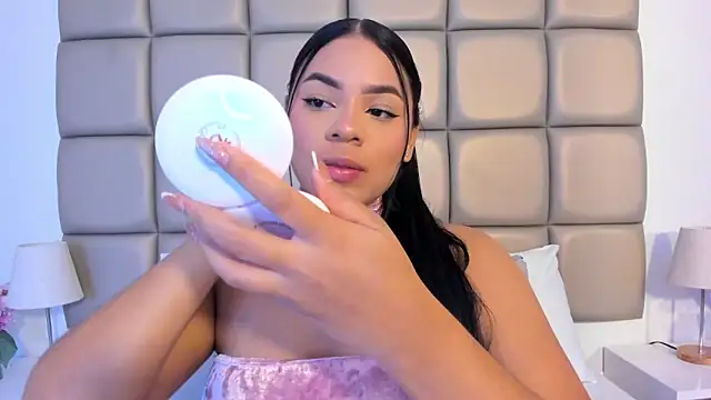 lilly williamss online show from April 19, 3:07 am