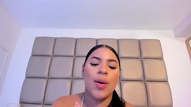 lilly williamss online show from April 18, 9:55 am