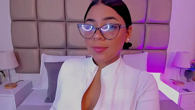 lilly williamss online show from March 21, 3:19 am