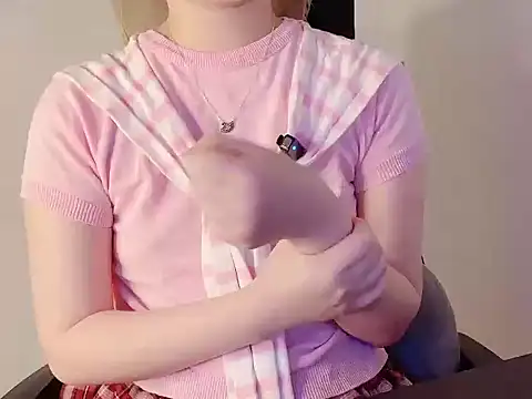 hunhun122 online show from April 3, 7:42 pm