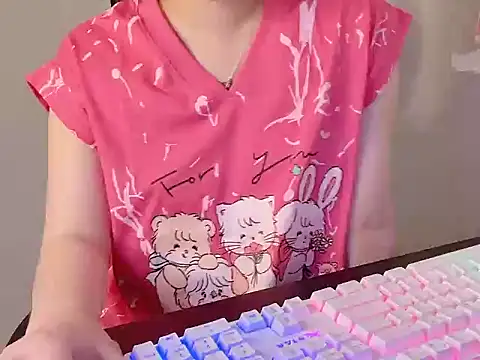 hunhun122 online show from July 4, 7:40 pm