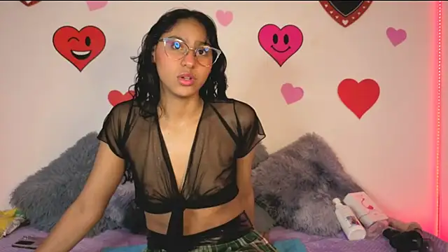 PaulaCutexs online show from March 22, 3:32 am