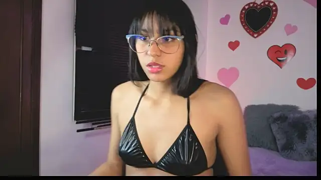 PaulaCutexs online show from March 16, 3:47 am