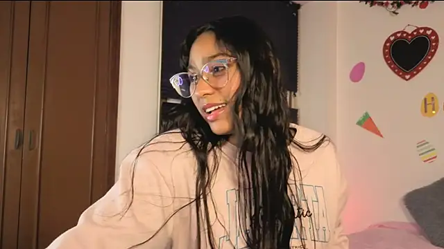 PaulaCutexs online show from April 9, 2:02 am