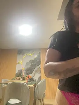 leila moretti online show from April 21, 3:02 am
