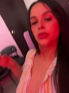 leila moretti online show from March 26, 4:05 pm