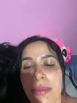 leila moretti online show from April 28, 2:27 am
