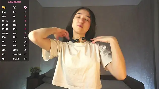 CherrylLlams online show from March 11, 5:18 pm