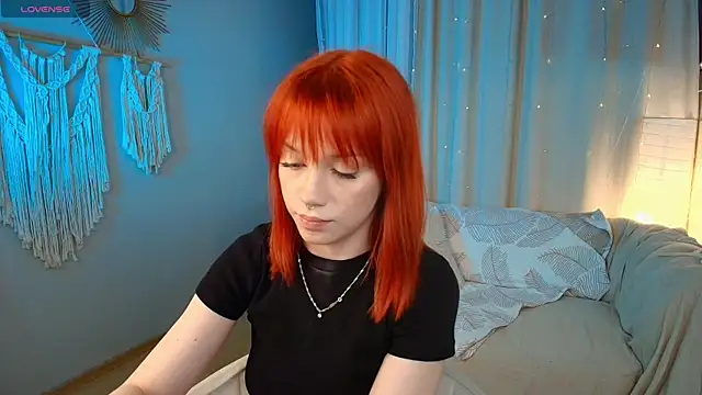 lisa sunny  online show from April 19, 6:43 pm