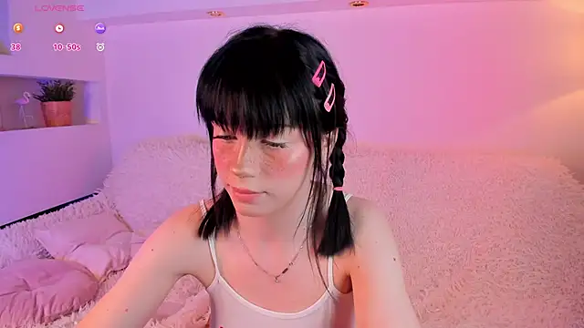 lisa sunny  online show from June 11, 11:24 pm
