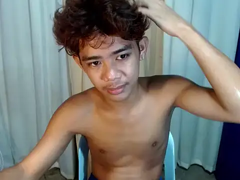 Snapshot of boynextdoorjosh chatting on May 3, 7:35 am boynextdoorjosh online show from May 3, 7:35 am
