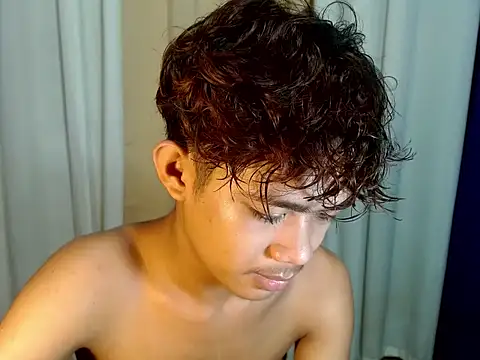 Snapshot of boynextdoorjosh chatting on May 4, 9:45 am boynextdoorjosh online show from May 4, 9:45 am