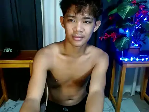 Snapshot of boynextdoorjosh chatting on June 12, 7:28 am boynextdoorjosh online show from June 12, 7:28 am