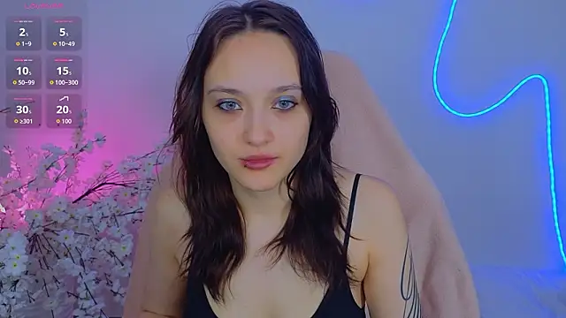 DarcyBlackwood online show from March 24, 2:11 am