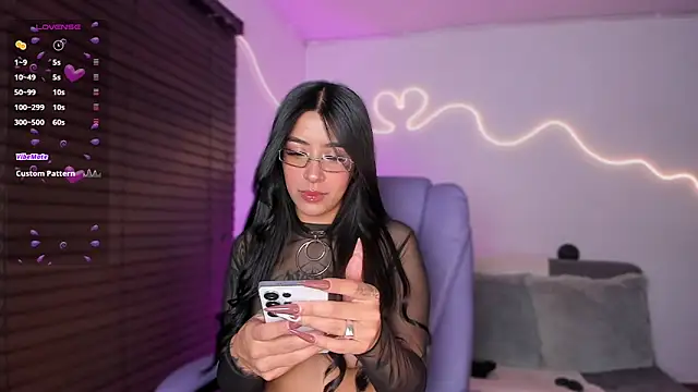Snapshot of keily_xoxo_ chatting on May 28, 5:15 am keily xoxo online show from May 28, 5:15 am