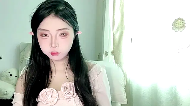 yiyibaby2026 online show from May 8, 2:15 am