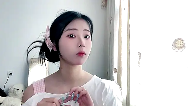 yiyibaby2026 online show from April 23, 2:18 am