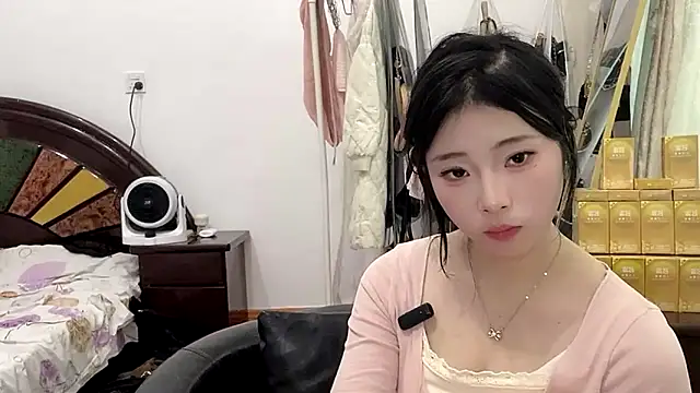 yiyibaby2026 online show from March 27, 8:26 am