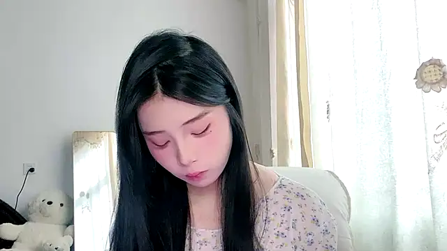 yiyibaby2026 online show from April 22, 2:51 am
