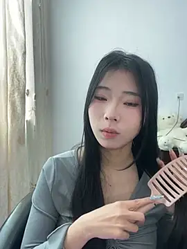 yiyibaby2026 online show from April 2, 2:41 am