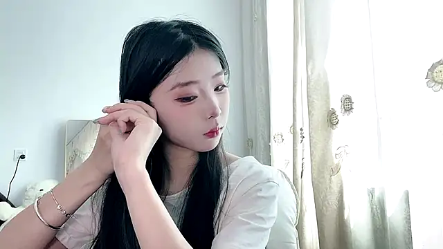 yiyibaby2026 online show from May 5, 2:47 am